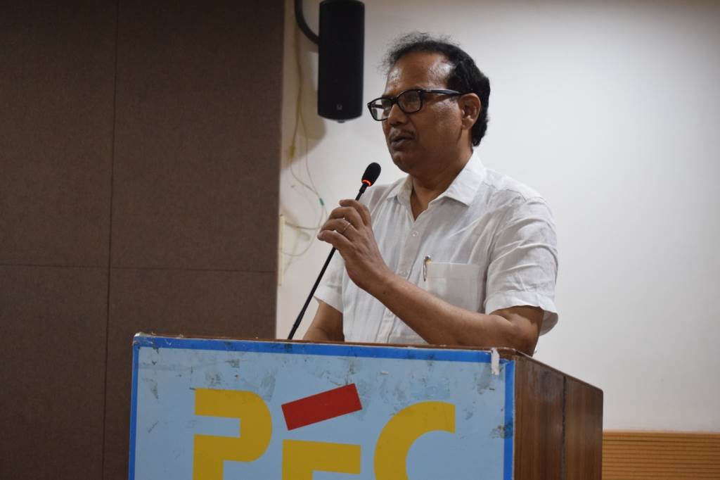 PEC Hosts Lecture on Healthy Lifestyle